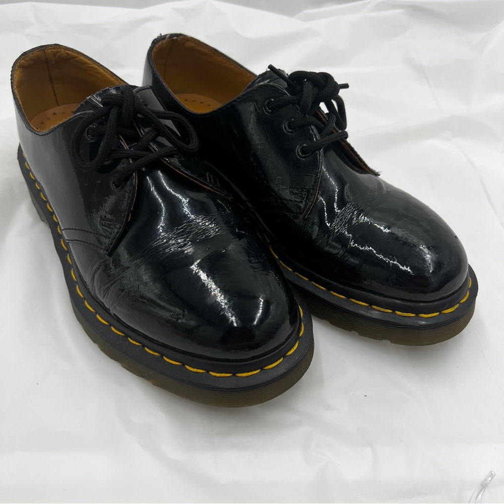 Dr. Martens Women's 1461 Oxford Color: Black Patent Lamper Size 6
